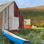 Hos Laura & Valdemar Nord-Lenangen