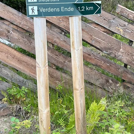 Hos Laura & Valdemar * Nord-Lenangen